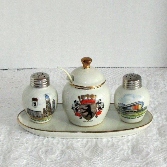 BERLIN Souvenir Condiment Set KRONACH Bavaria Porcelain Salt & Pepper Vintage - Picture 1 of 10